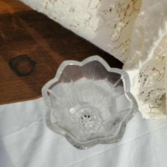 Mikasa Starlight Bud Vase 5" tulip shape clear tapered - Picture 7 of 9